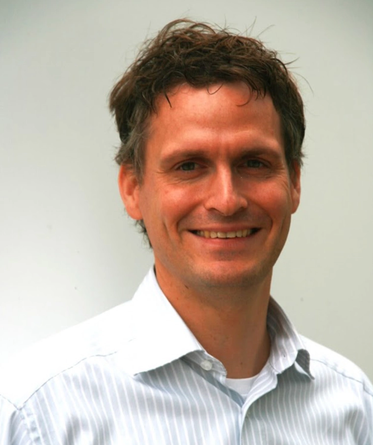 Dr. Andreas Schaefer